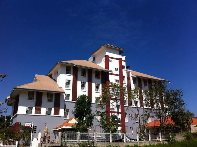 Studio Khon Kaen By Icheck Inn Kültér fotó